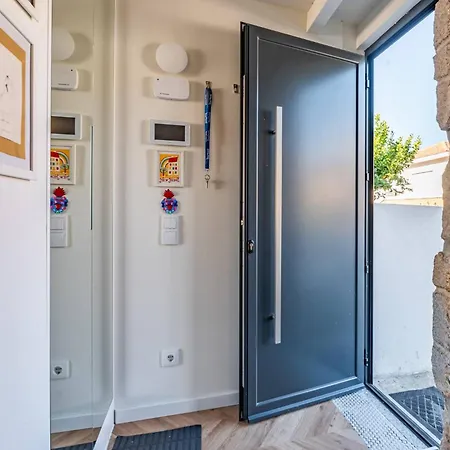 Semesterbostad Spritz Hour House *